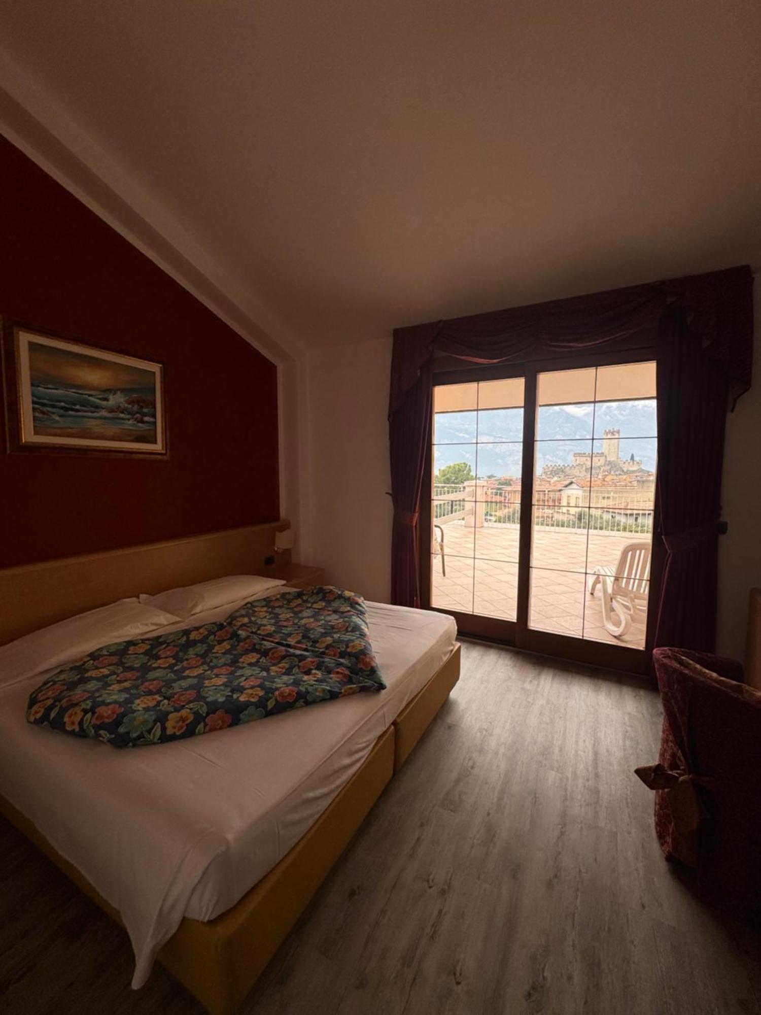Hotel Alpi Malcesine Exterior photo